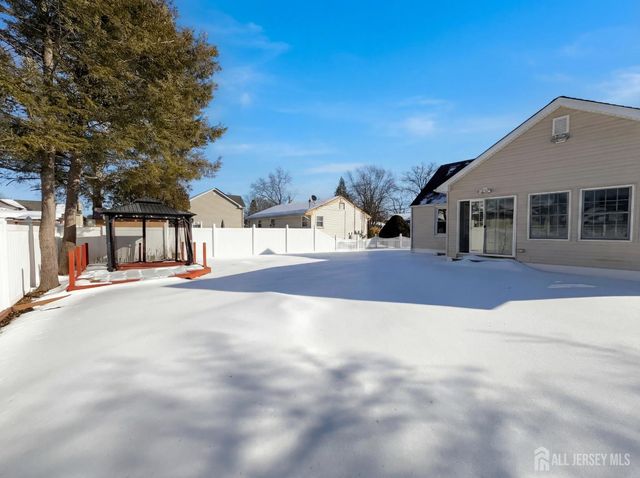 1760 Cedarwood Drive, Piscataway, NJ 08854