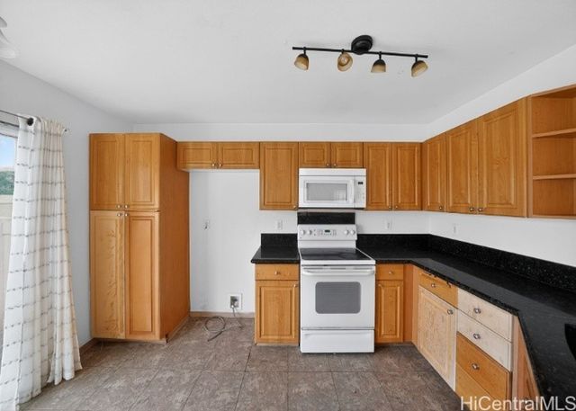 91-460 Makalea Street 109, Ewa Beach, HI 96706