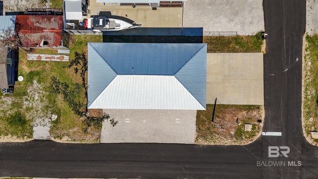 5665 Armadillo Avenue, Orange Beach, AL 36561