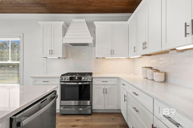 5665 Armadillo Avenue, Orange Beach, AL 36561