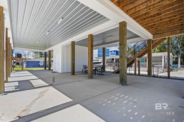 5665 Armadillo Avenue, Orange Beach, AL 36561