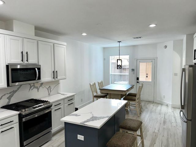 46 Ginger Jar Street, The Woodlands, TX 77382