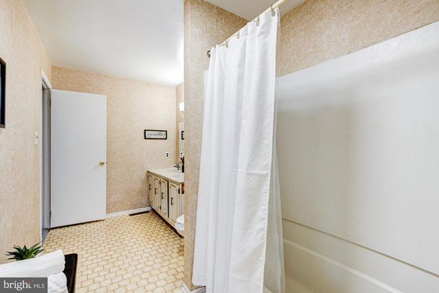 3 DOVER CT, Bear, DE 19701