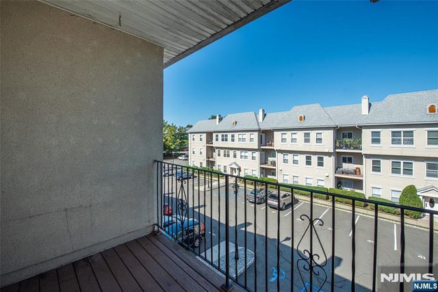 324 Brittany Drive, Wayne, NJ 07470