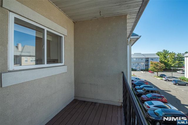 324 Brittany Drive, Wayne, NJ 07470