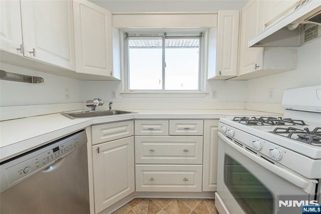 324 Brittany Drive, Wayne, NJ 07470