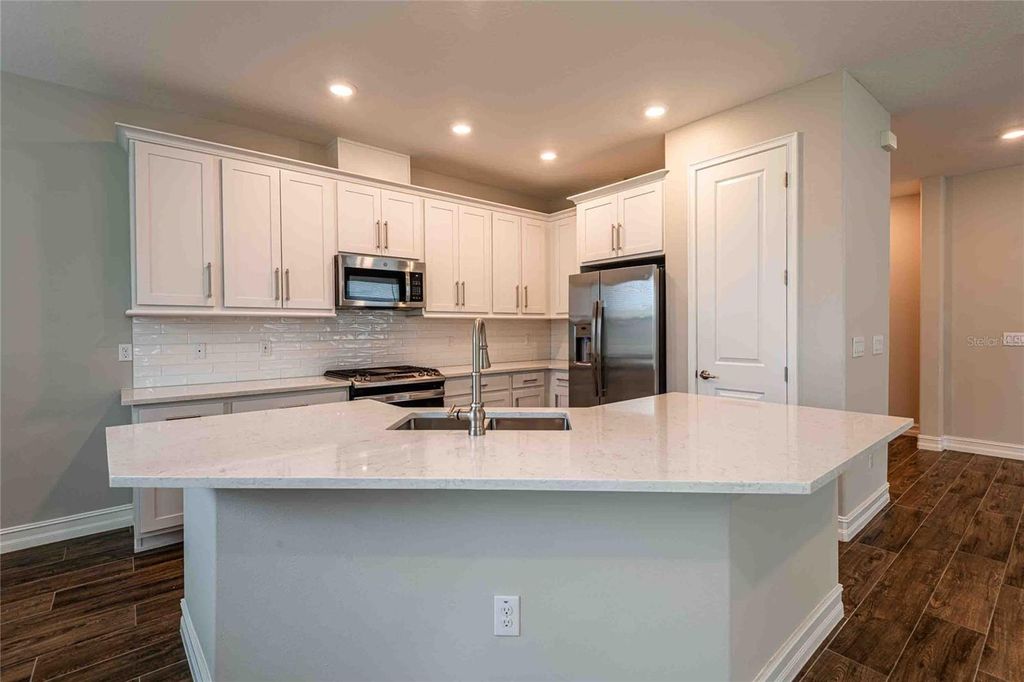 Image 13 of property listing at 4655 ALMADA LANE, Wesley Chapel, FL 33543