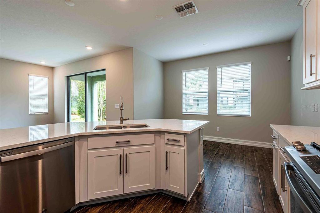 Image 19 of property listing at 4655 ALMADA LANE, Wesley Chapel, FL 33543