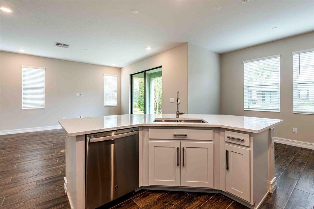 Image 20 of property listing at 4655 ALMADA LANE, Wesley Chapel, FL 33543