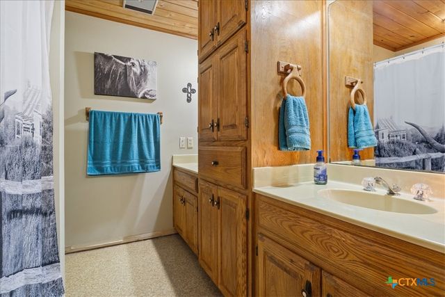 124 Old Mission Road, Kempner, TX 76539