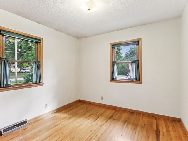 7670 NW 16th Street, Ankeny, IA 50023