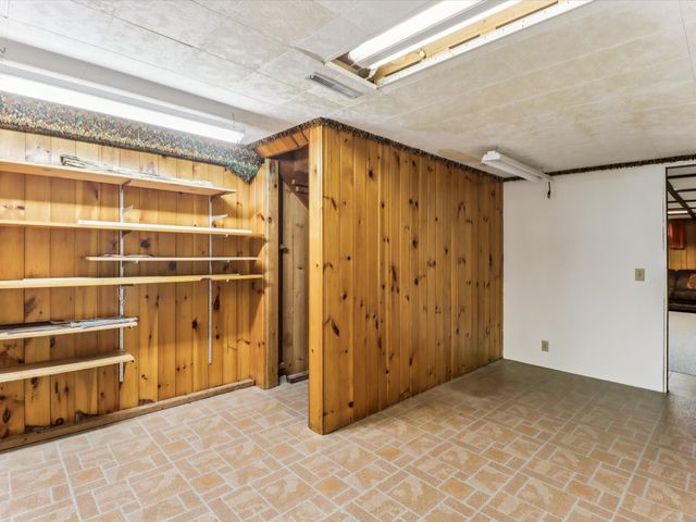 7670 NW 16th Street, Ankeny, IA 50023