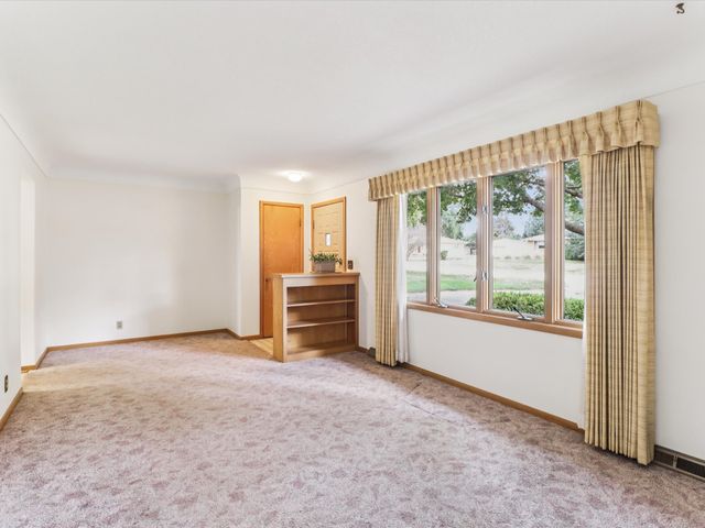 7670 NW 16th Street, Ankeny, IA 50023