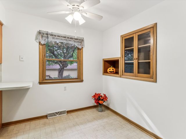 7670 NW 16th Street, Ankeny, IA 50023