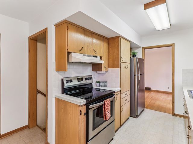 7670 NW 16th Street, Ankeny, IA 50023