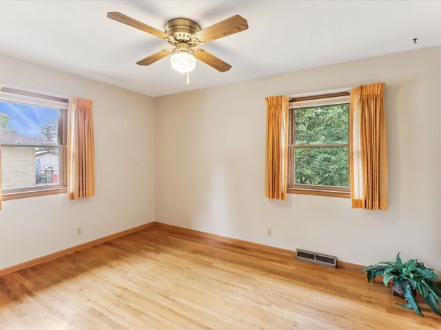 7670 NW 16th Street, Ankeny, IA 50023