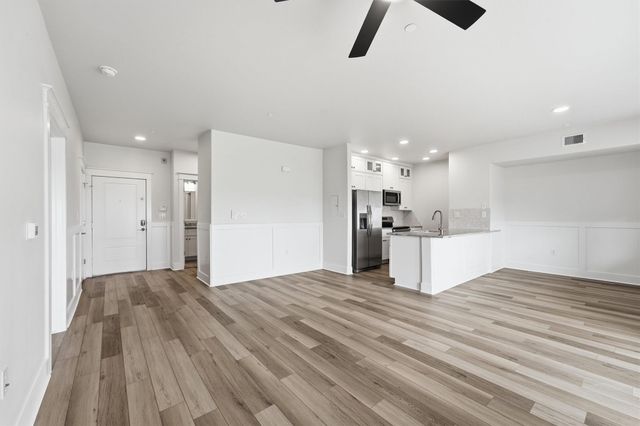 4211 Pointe West Drive 102, Galveston, TX 77554