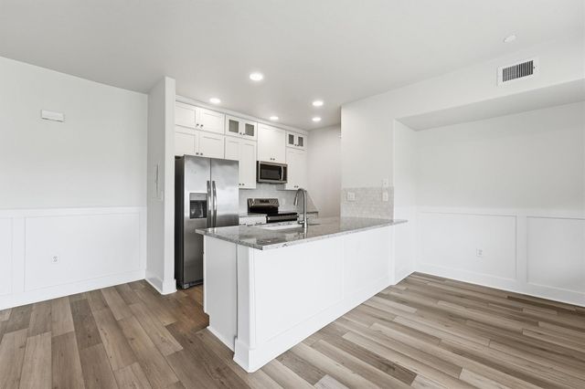4211 Pointe West Drive 102, Galveston, TX 77554