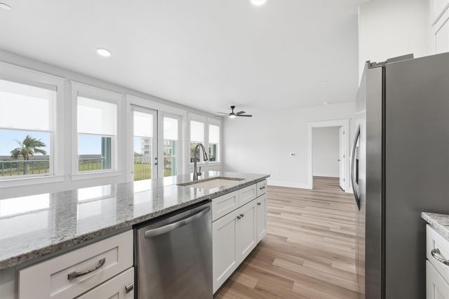4211 Pointe West Drive 102, Galveston, TX 77554