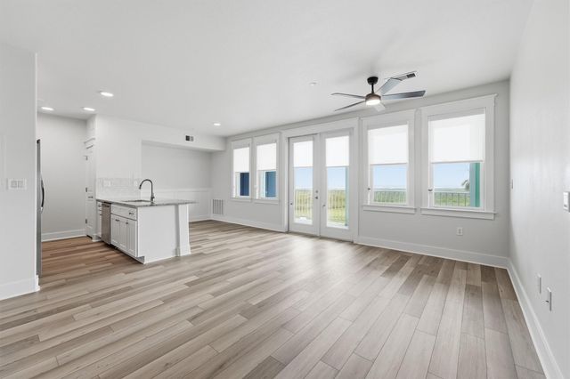 4211 Pointe West Drive 102, Galveston, TX 77554