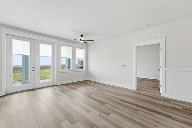 4211 Pointe West Drive 102, Galveston, TX 77554