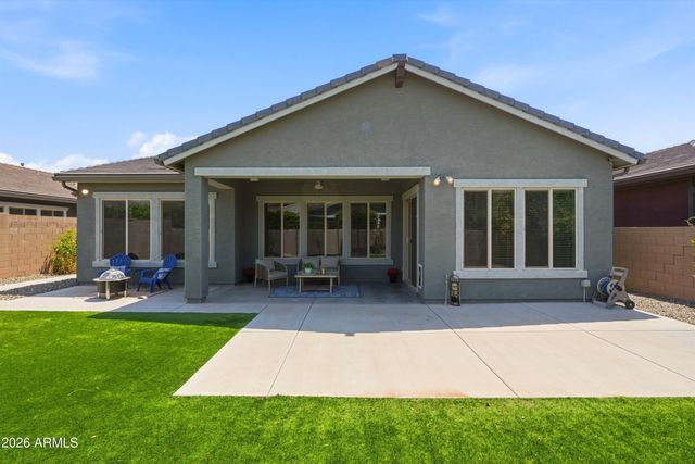 2850 E Spring Wheat Court, Gilbert, AZ 85296