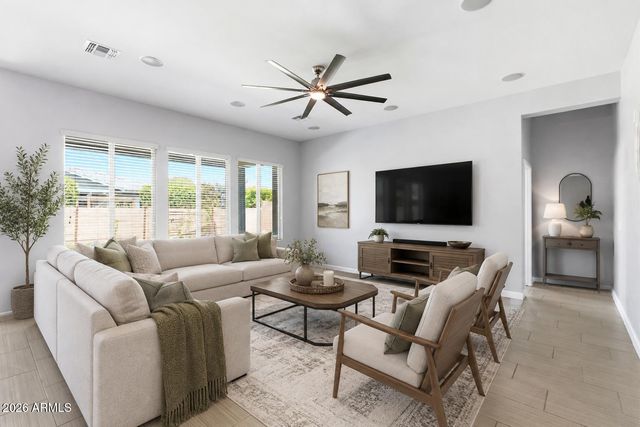 2850 E Spring Wheat Court, Gilbert, AZ 85296