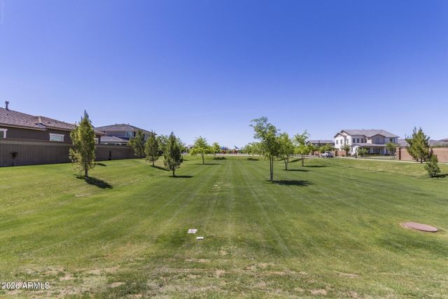 2850 E Spring Wheat Court, Gilbert, AZ 85296