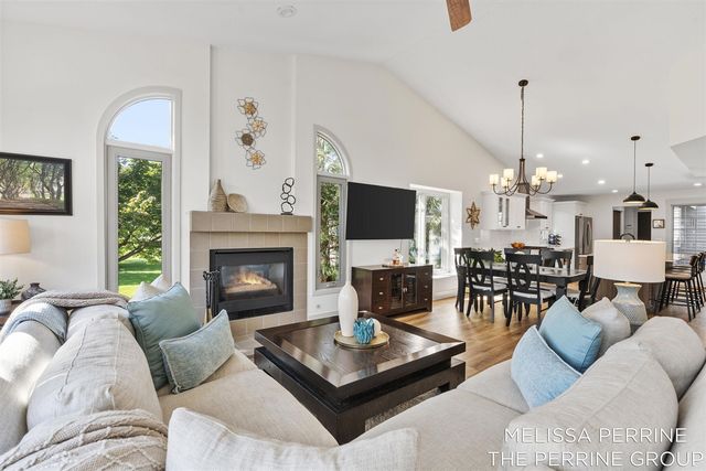 2462 Highridge Lane, Grand Rapids, MI 49546