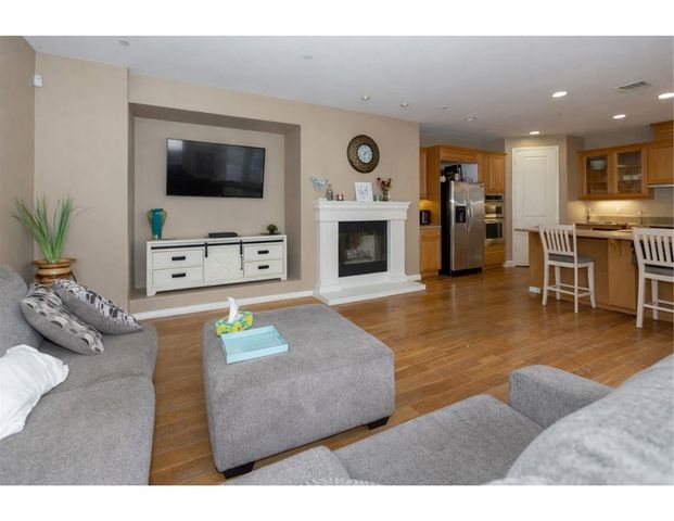 4073 Galapagos Way, Oxnard, CA 93035