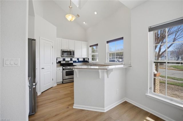 5029 Glen Canyon DR, Virginia Beach, VA 23462