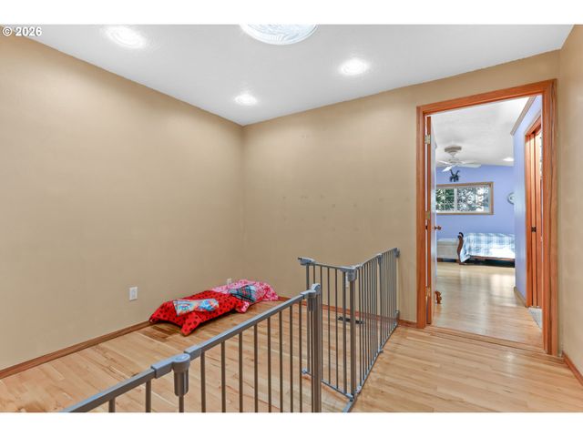 2247 OREGON Ct, Woodburn, OR 97071