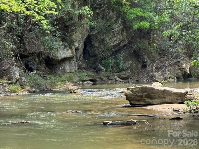 000 Kings Glen Road, Old Fort, NC 28762