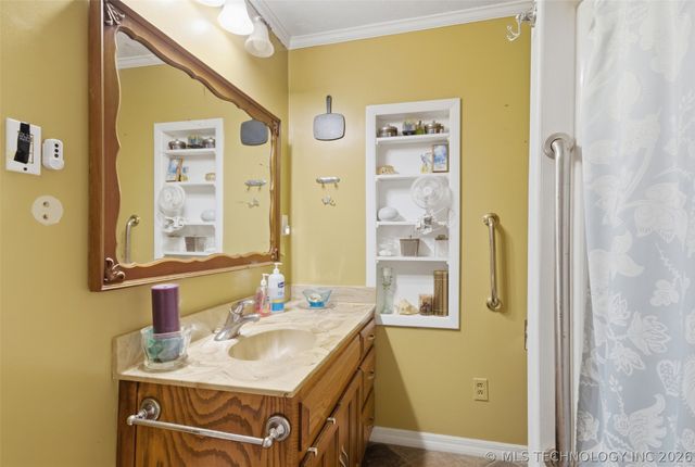 13360 S 254th East Avenue, Coweta, OK 74429