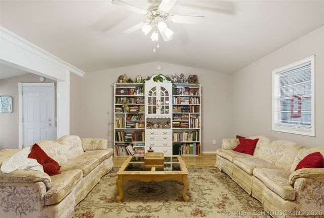13360 S 254th East Avenue, Coweta, OK 74429