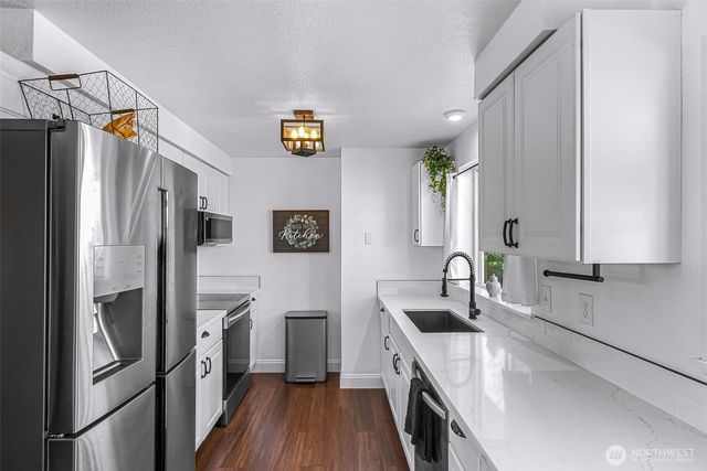 1015 S 25th Street, Mount Vernon, WA 98274