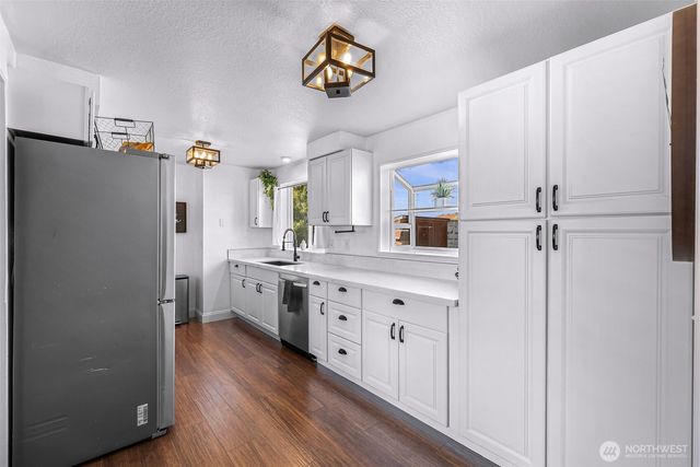 1015 S 25th Street, Mount Vernon, WA 98274