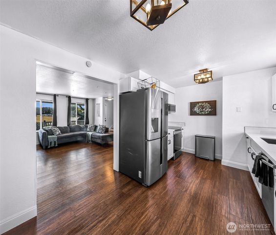 1015 S 25th Street, Mount Vernon, WA 98274