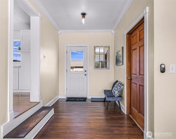 1015 S 25th Street, Mount Vernon, WA 98274