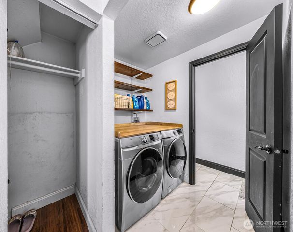 1015 S 25th Street, Mount Vernon, WA 98274