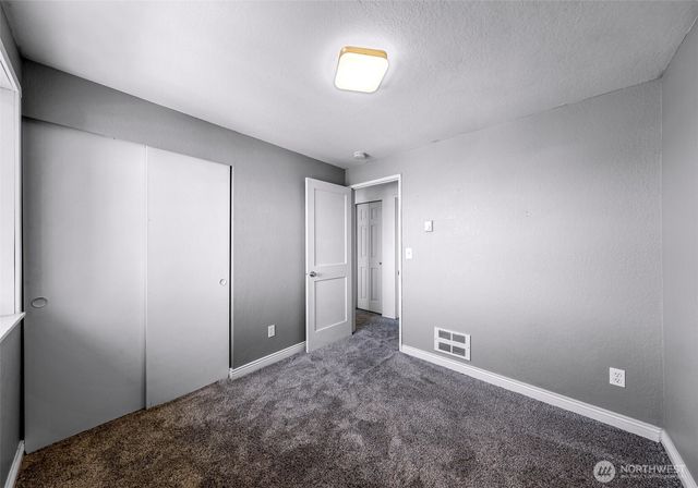 1015 S 25th Street, Mount Vernon, WA 98274