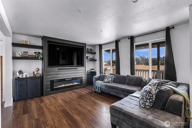 1015 S 25th Street, Mount Vernon, WA 98274