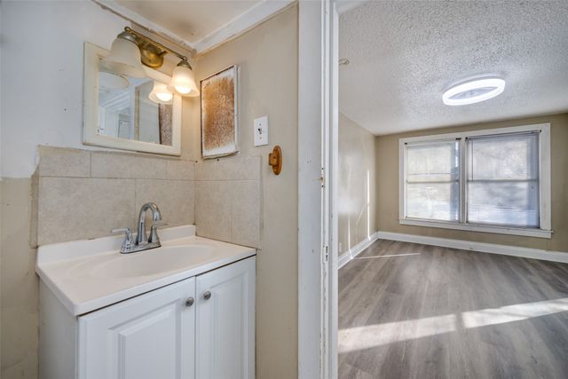 211 E Sherman Drive, Denton, TX 76209