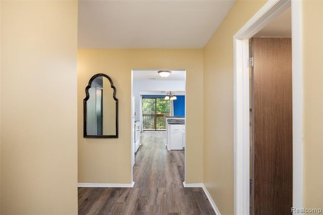 1693 Riverside Drive 3, Rochester Hills, MI 48309