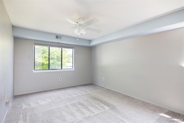1693 Riverside Drive 3, Rochester Hills, MI 48309