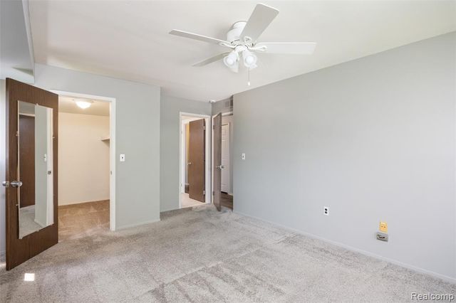 1693 Riverside Drive 3, Rochester Hills, MI 48309