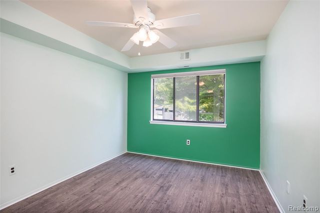 1693 Riverside Drive 3, Rochester Hills, MI 48309