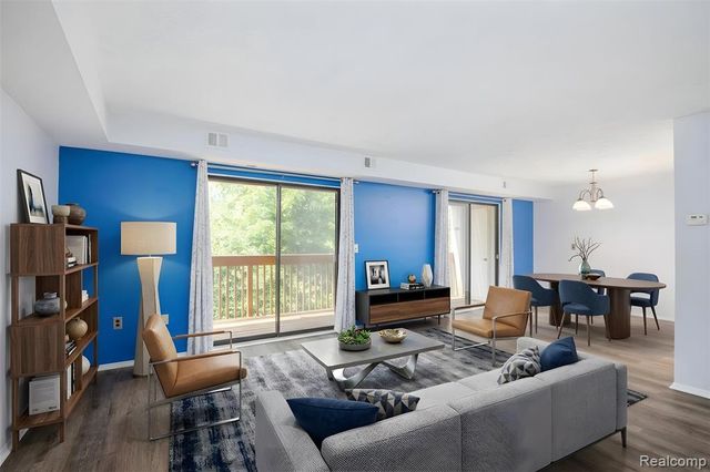1693 Riverside Drive 3, Rochester Hills, MI 48309