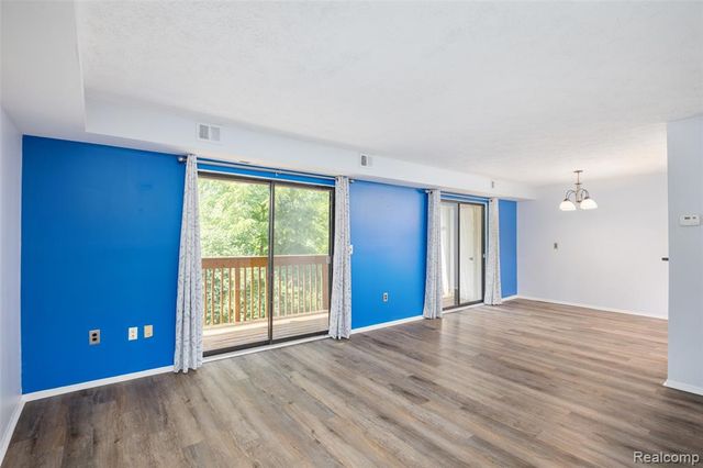 1693 Riverside Drive 3, Rochester Hills, MI 48309