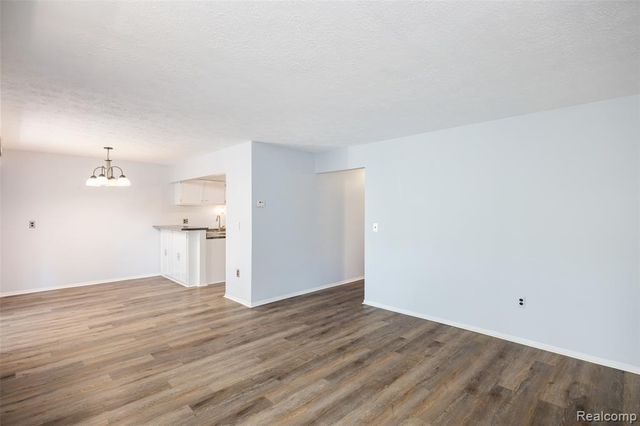 1693 Riverside Drive 3, Rochester Hills, MI 48309